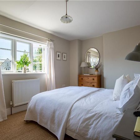 Gleneda Cottage - A Renovated, Traditional Cotswold Cottage Full Of Charm With Fireplace And Garden Bourton on the Hill Екстериор снимка