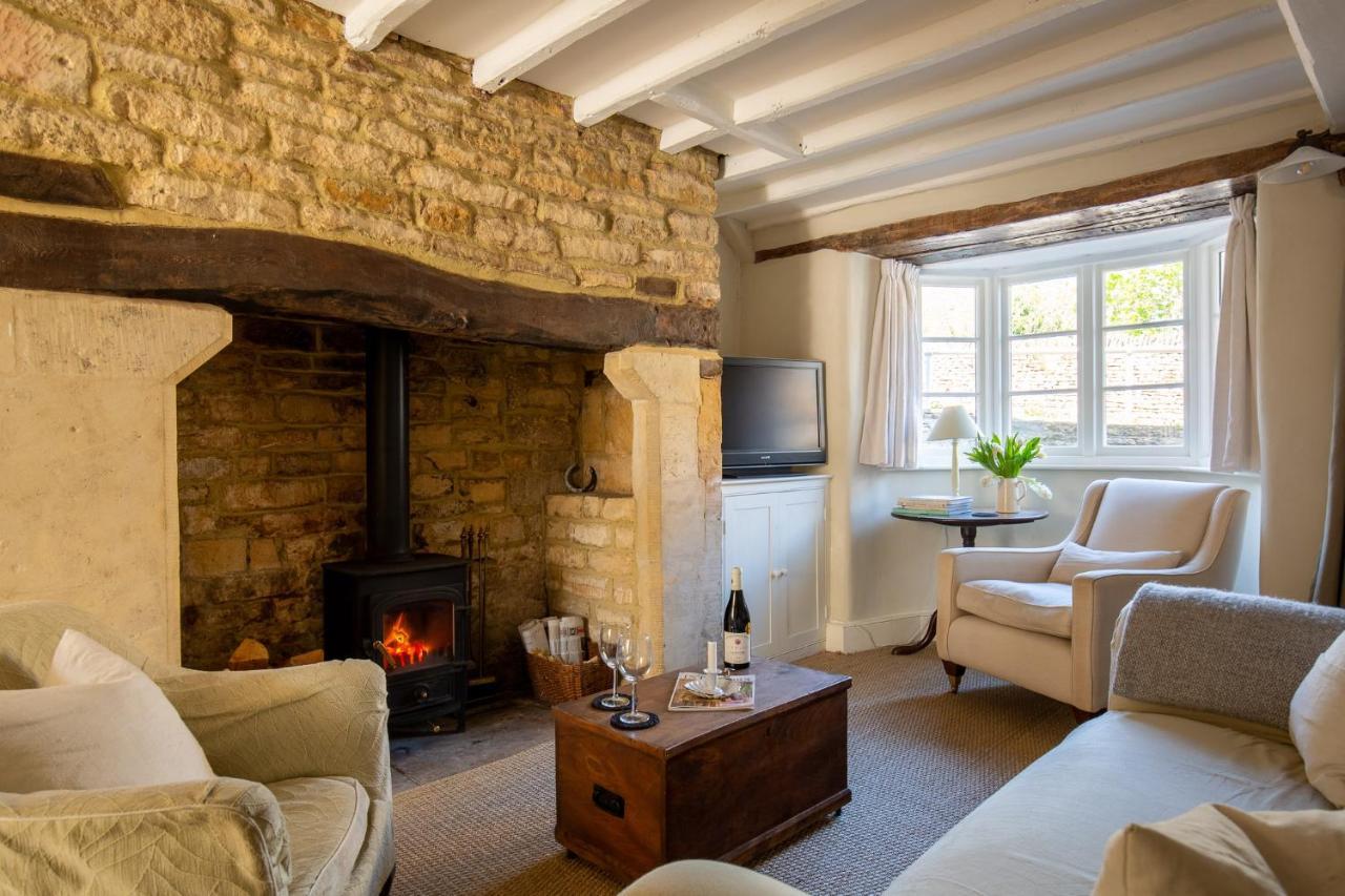 Gleneda Cottage - A Renovated, Traditional Cotswold Cottage Full Of Charm With Fireplace And Garden Bourton on the Hill Екстериор снимка