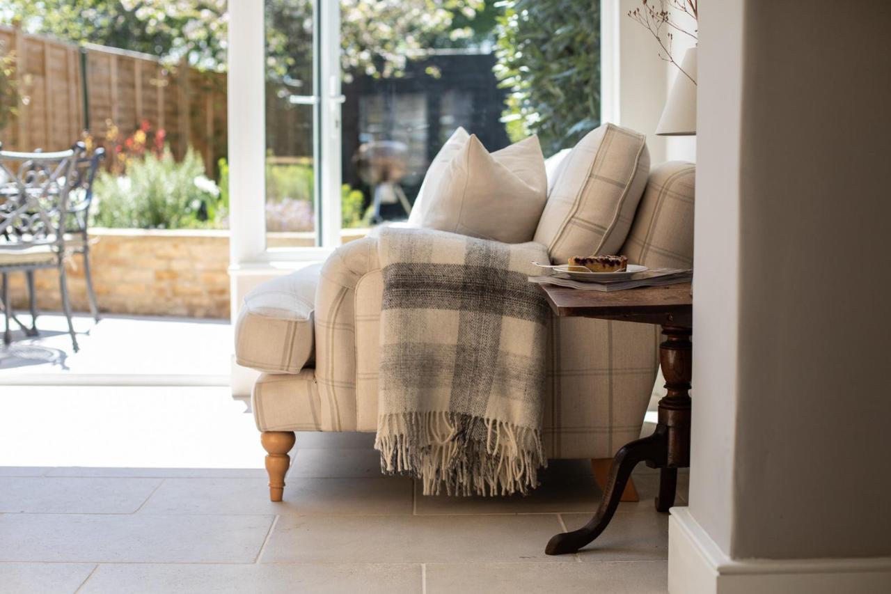 Gleneda Cottage - A Renovated, Traditional Cotswold Cottage Full Of Charm With Fireplace And Garden Bourton on the Hill Екстериор снимка