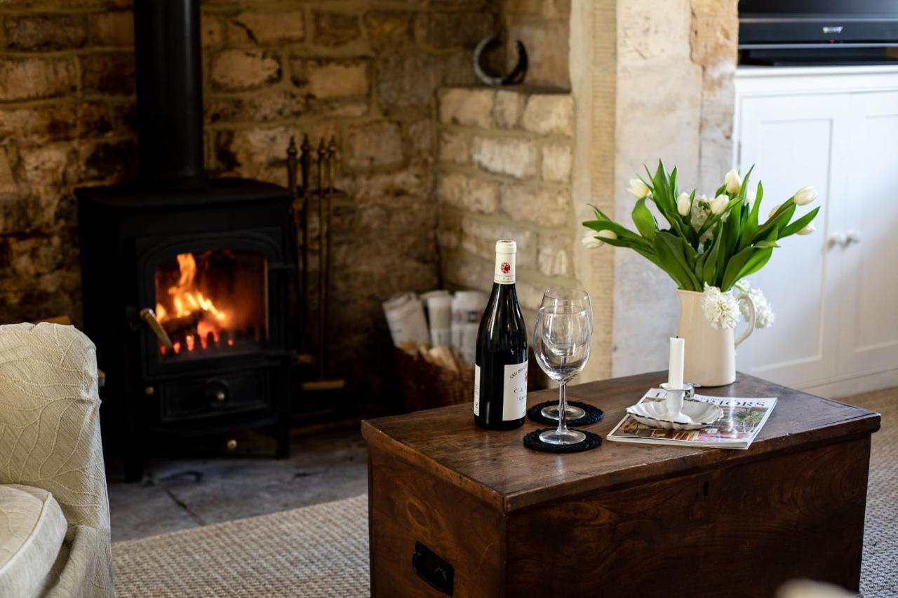 Gleneda Cottage - A Renovated, Traditional Cotswold Cottage Full Of Charm With Fireplace And Garden Bourton on the Hill Екстериор снимка