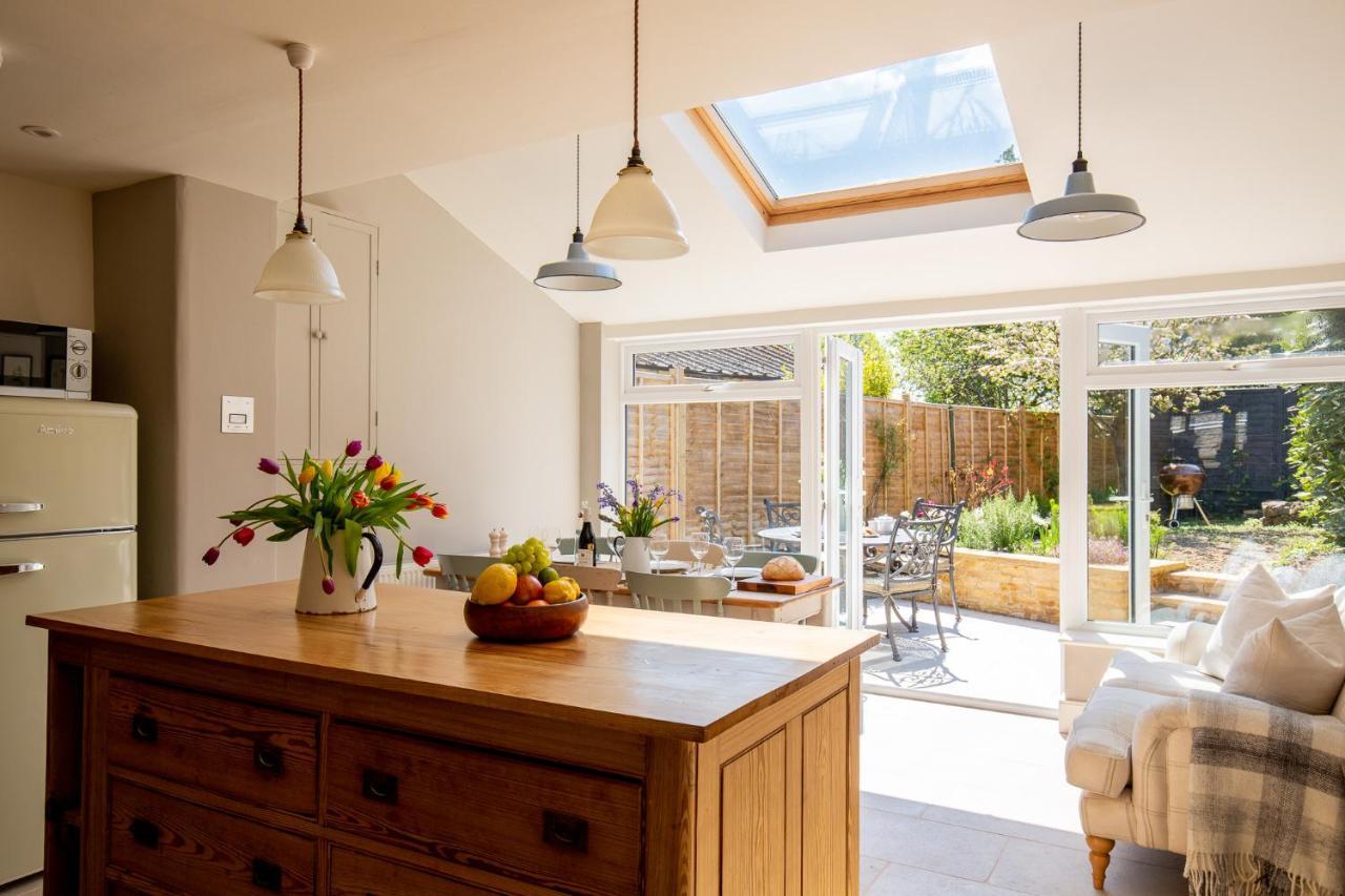 Gleneda Cottage - A Renovated, Traditional Cotswold Cottage Full Of Charm With Fireplace And Garden Bourton on the Hill Екстериор снимка