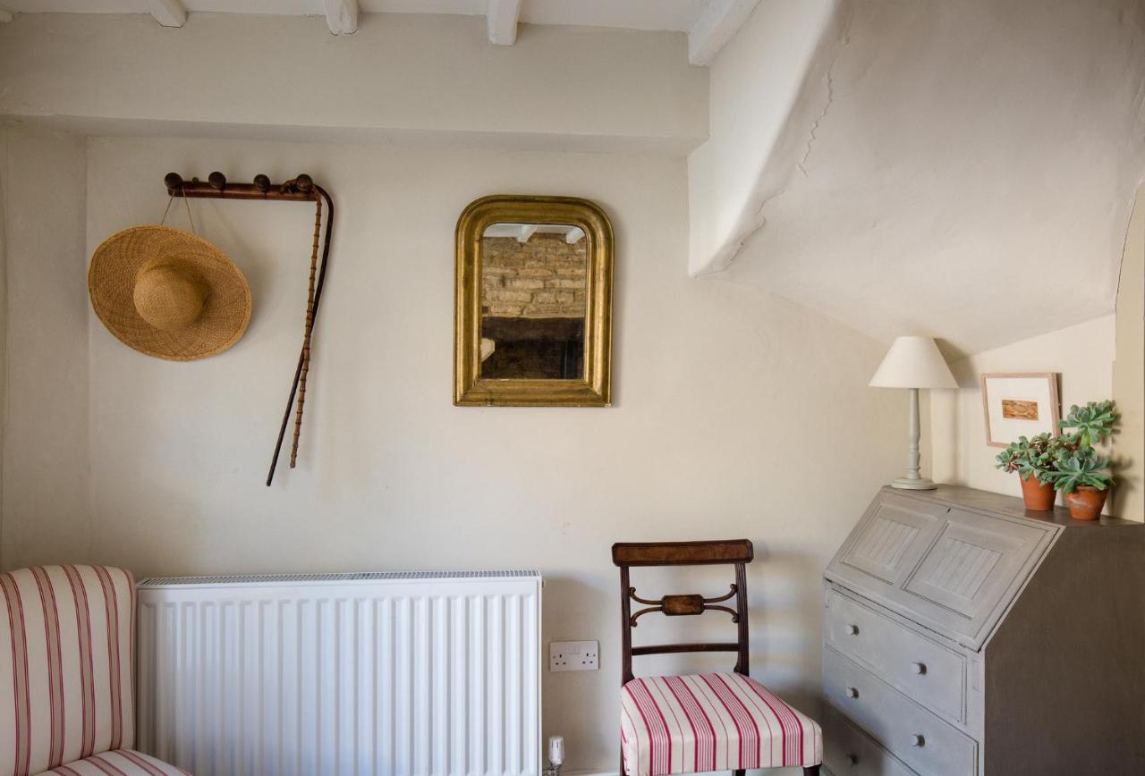 Gleneda Cottage - A Renovated, Traditional Cotswold Cottage Full Of Charm With Fireplace And Garden Bourton on the Hill Екстериор снимка