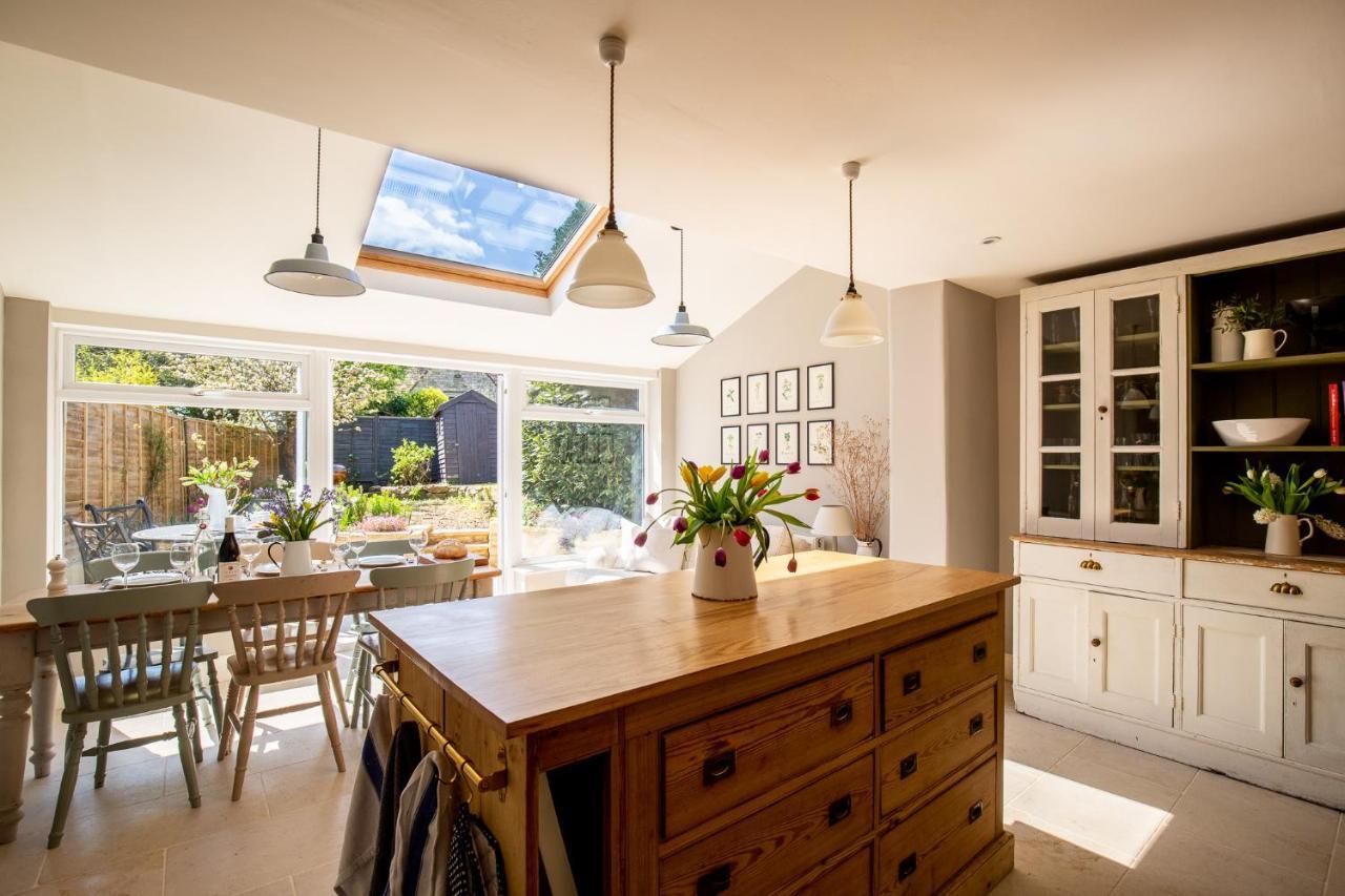 Gleneda Cottage - A Renovated, Traditional Cotswold Cottage Full Of Charm With Fireplace And Garden Bourton on the Hill Екстериор снимка