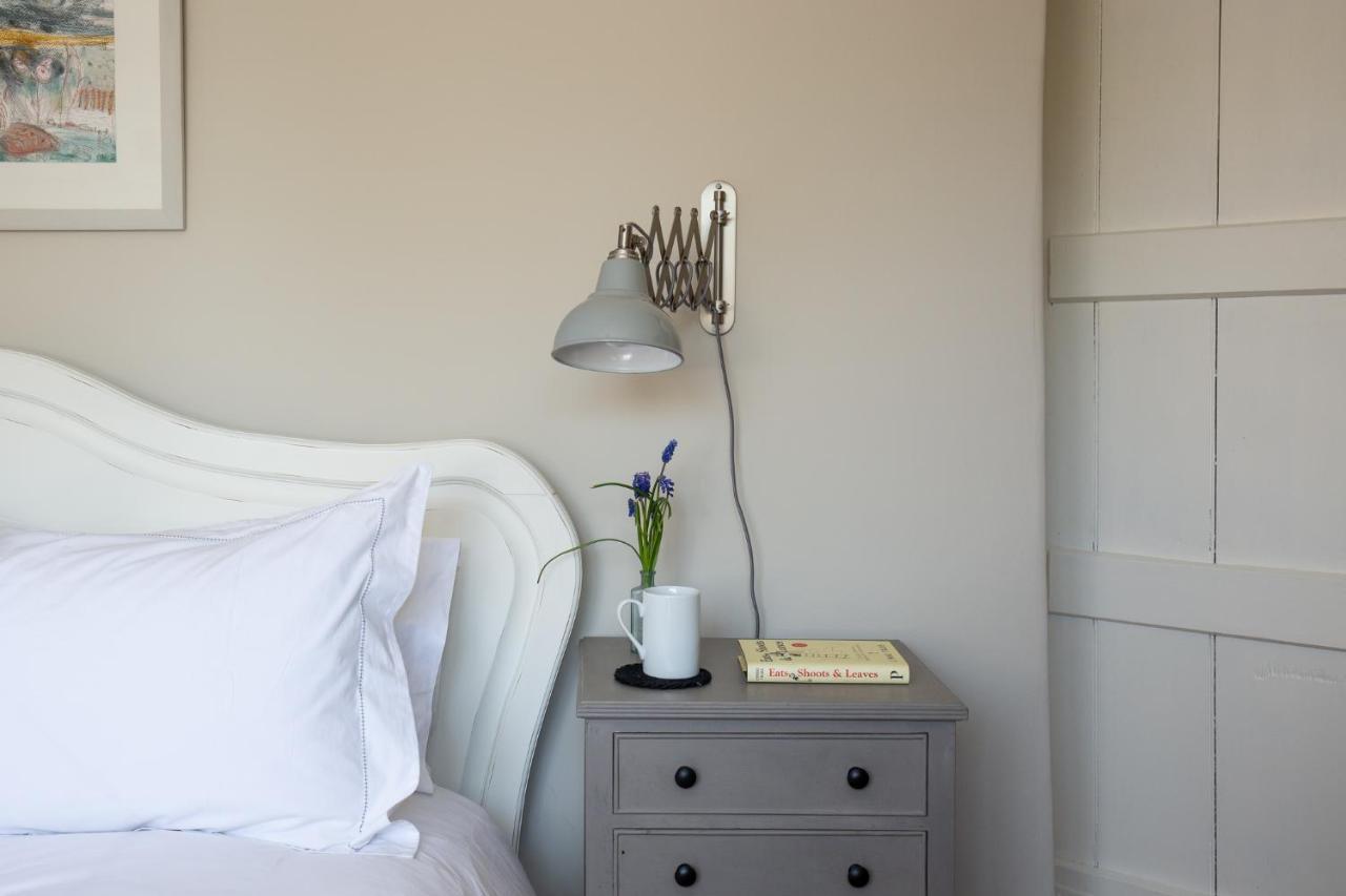 Gleneda Cottage - A Renovated, Traditional Cotswold Cottage Full Of Charm With Fireplace And Garden Bourton on the Hill Екстериор снимка