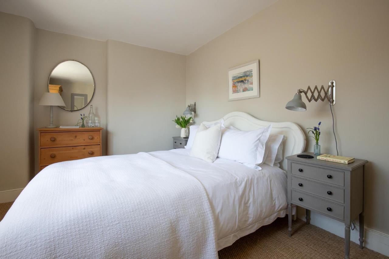 Gleneda Cottage - A Renovated, Traditional Cotswold Cottage Full Of Charm With Fireplace And Garden Bourton on the Hill Екстериор снимка
